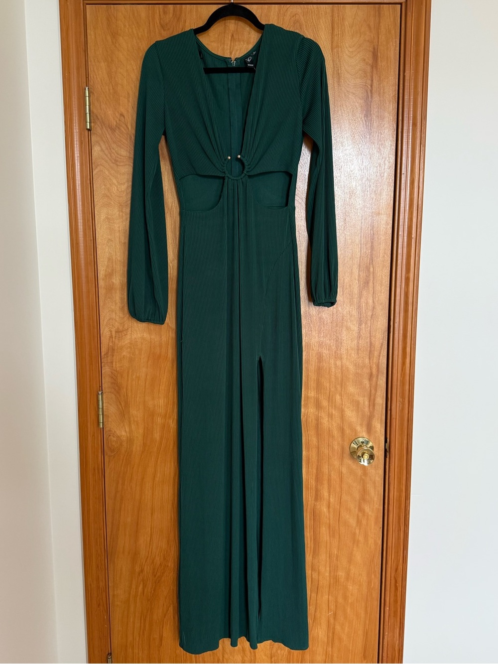 NWT Windsor Long Sleeve Cutout Maxi Dress with Front Ring Detail